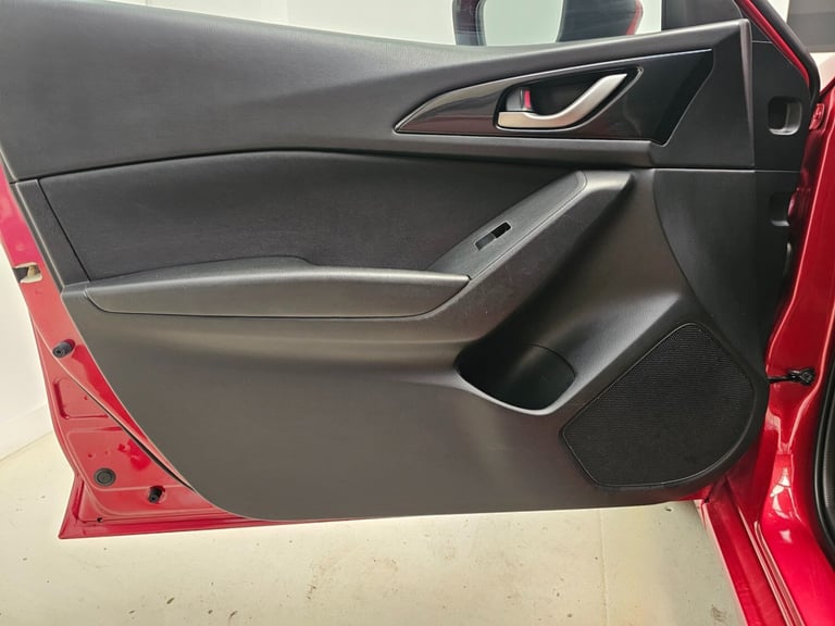 2015 Mazda Mazda3 2.0 SE-L Nav 5dr HATCHBACK Petrol Manual