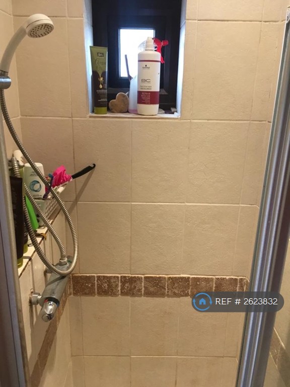 3 bedroom house in Wood Lane, Dagenham, RM8 (3 bed) (#2623832)