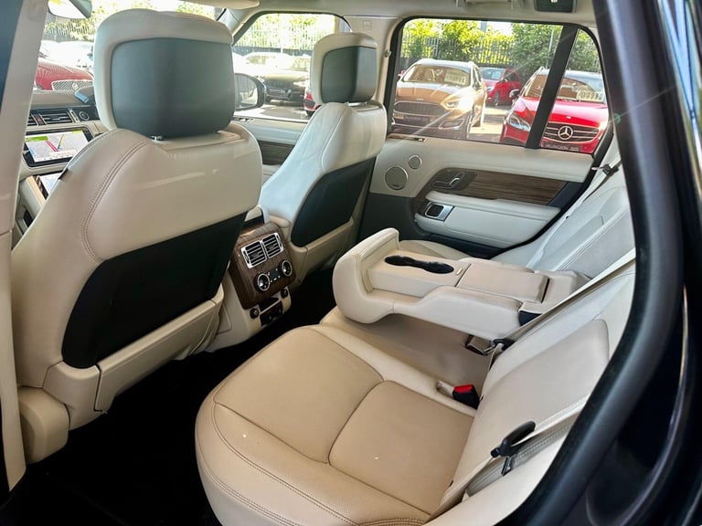  Land Rover Range Rover 4.4 SD V8 Vogue SE Auto 4WD Euro 6 (s/s) 5dr  Diesel Automatic