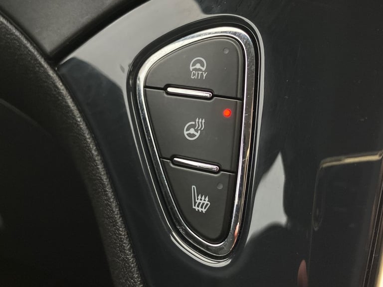 2015 Vauxhall Corsa 1.2 Excite 5dr [AC] Hatchback PETROL Manual