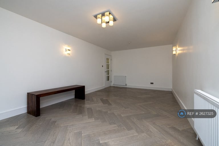 1 bedroom flat in The Brookdales, London, NW11 (1 bed) (#2627325)