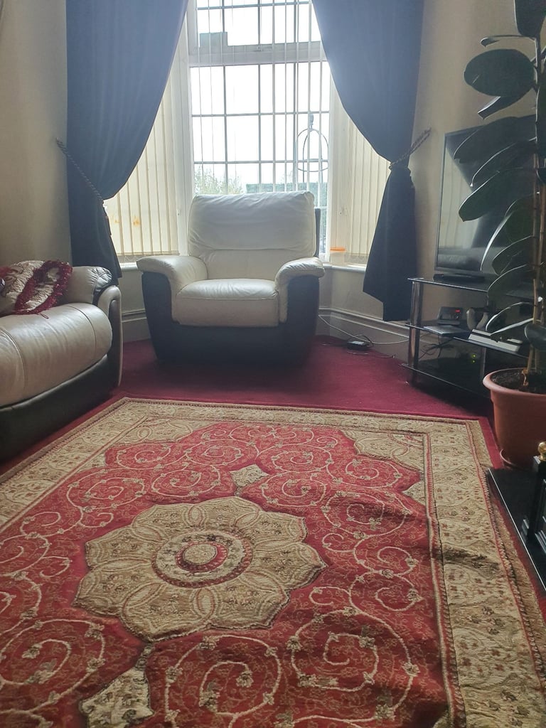 2 bed flat to let