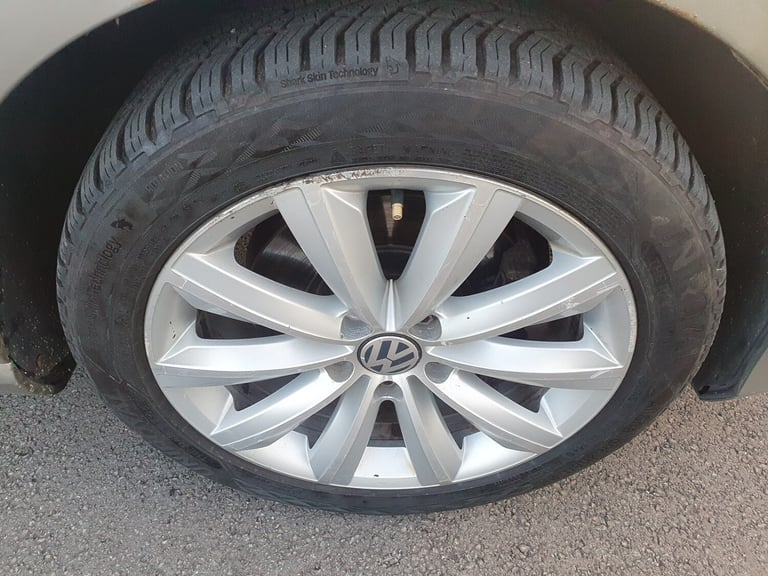 2013 Volkswagen Passat 1.6 TDI Bluemotion Tech Highline 4dr SALOON Diesel Manual
