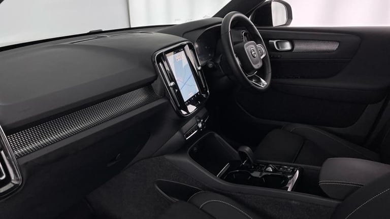 2025 Volvo XC40 Plus B4 Mild hybrid Petrol Dark Automatic SUV Petrol Automatic