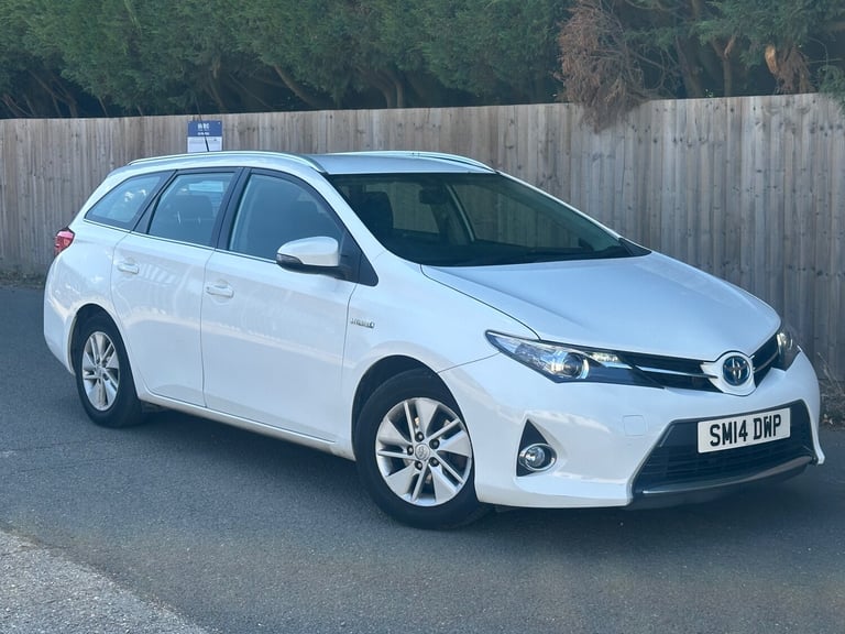 2014 TOYOTA AURIS 1.8 VVTi Hybrid Icon - LPG CONVERTED - Free Delivery! - 