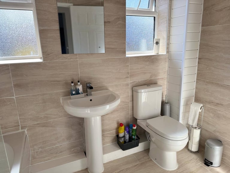 Emergency Accommodation in NORTHFIELD , BIRMINGHAM, Double Room available.
