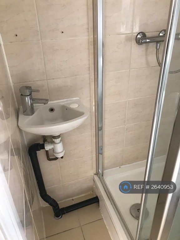 Studio flat in Mitcham Road, Croydon, CR0 (#2640953)