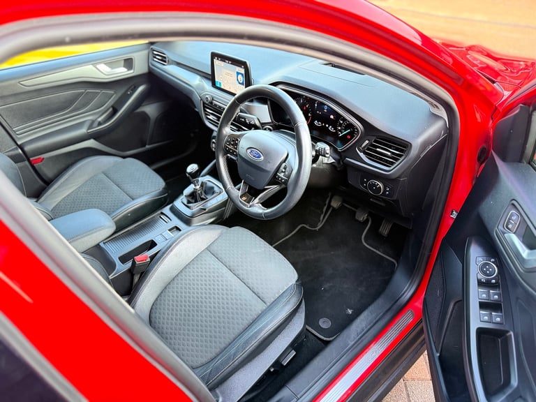 Ford, FOCUS, Estate, 2018, Manual, 1499 (cc), 5 doors