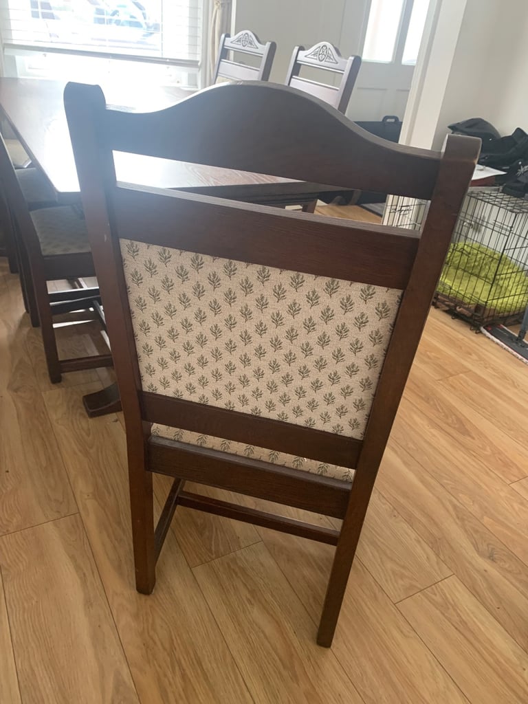 Dinning Table and 6 Chairs 