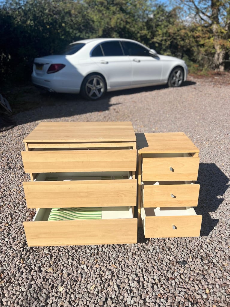 Chest of drawers + side table 