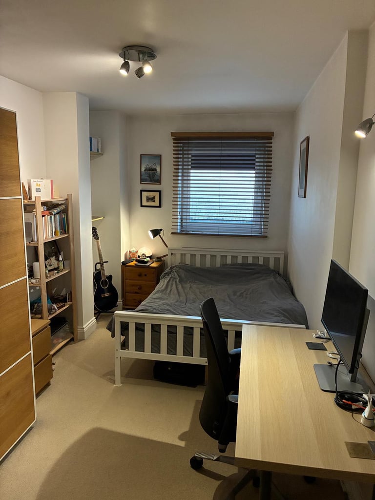 Room Available - looking for a flatmate