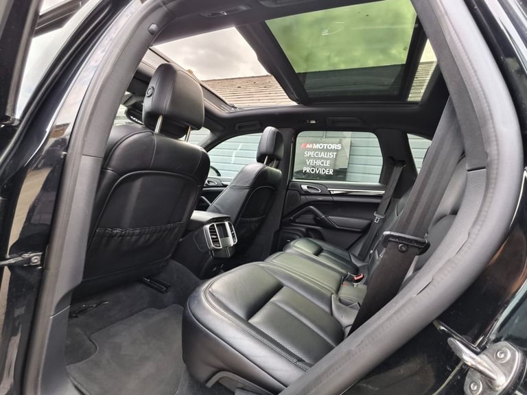 2017 Porsche Cayenne S Platinum Edition E-Hybrid 5dr Tiptronic S ESTATE PETROL/ELECTRIC Automatic