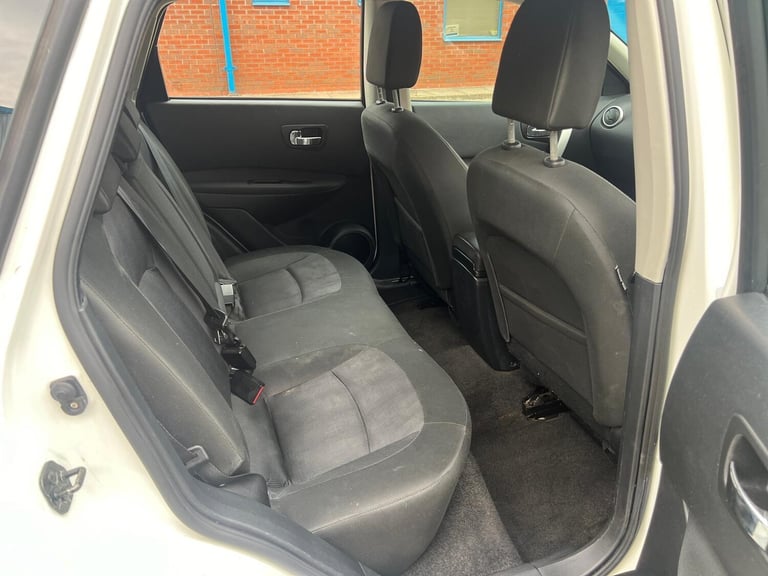 Nissan Qashqai 1.6 Acenta 2WD Euro 5 (s/s) 5dr Petrol Manual - Image 14