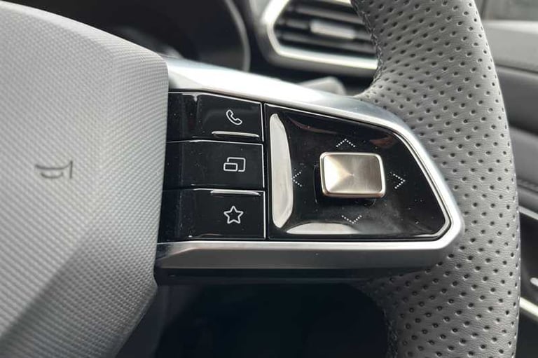 2025 MG MG ZS 1.5 Hybrid+ Trophy SUV 5dr Petrol Hybrid Auto Euro 6 (s/s) (196 ps) SUV Hybrid Auto...