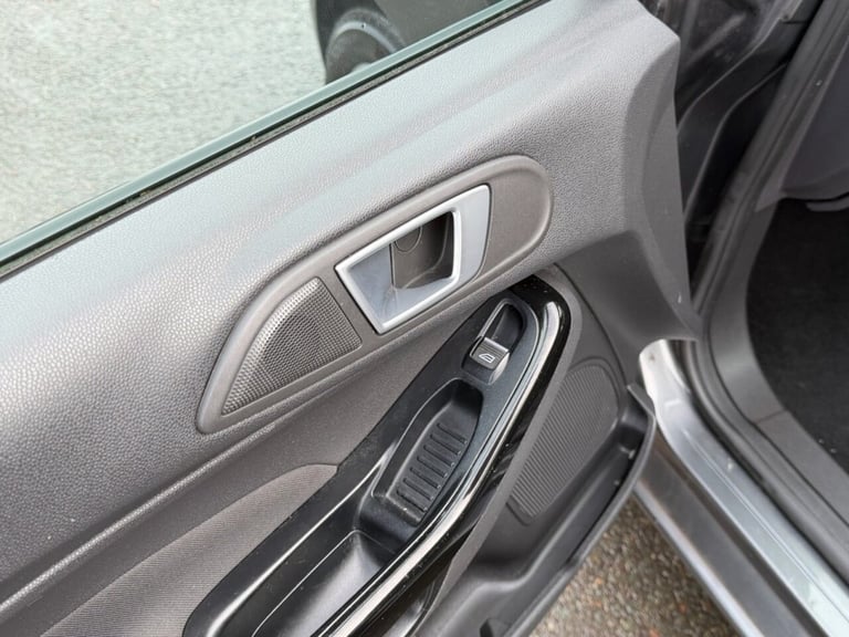 2016 Ford Fiesta 1.0T EcoBoost Zetec Hatchback 5dr Petrol Powershift Euro 6 (100 ps) Hatchback Pe...