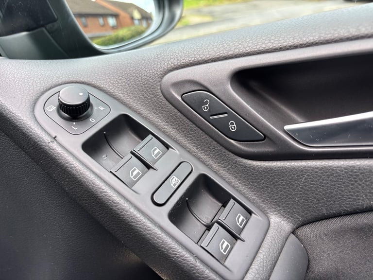 Volkswagen, GOLF, Hatchback, 2010, Semi-Auto, 1390 (cc), 5 doors