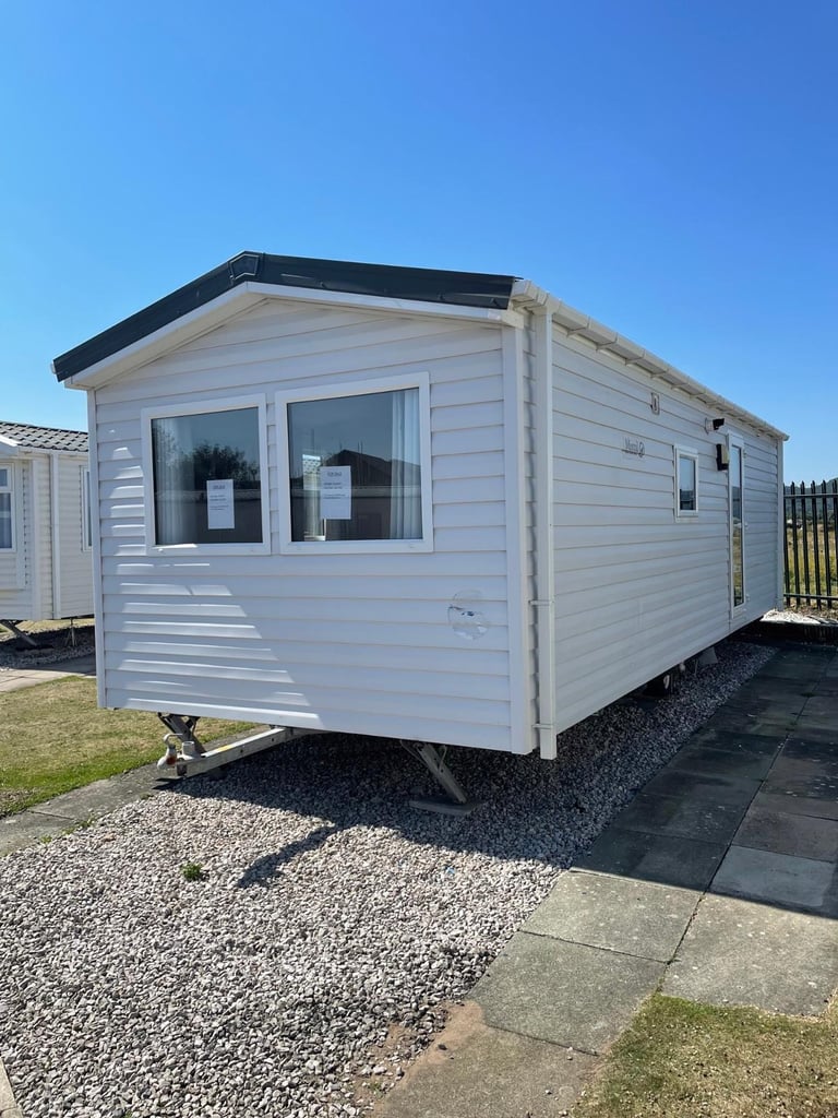 STARTER HOLIDAY HOME ON THE COAST OF NORTH WALES