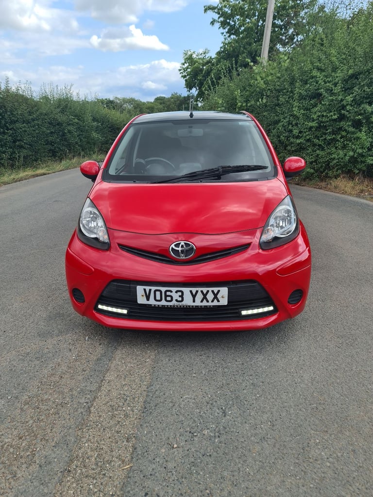 Toyota, AYGO, Hatchback, 2013, Manual, 998 (cc), 5 doors