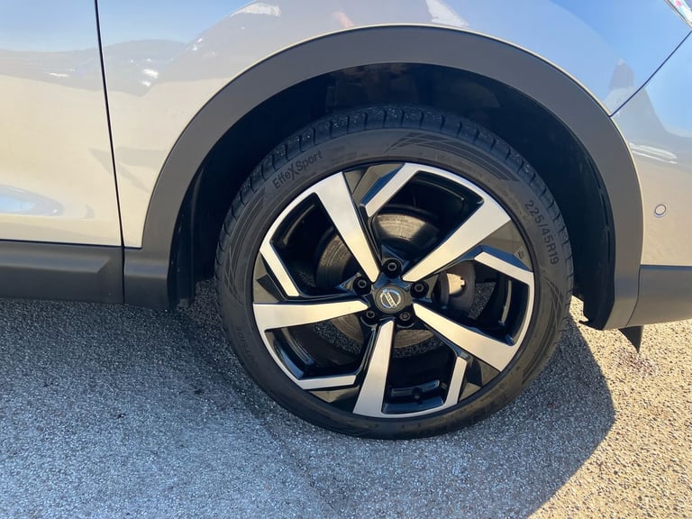 2018 Nissan Qashqai 1.2 DiG-T Tekna 5dr SUV PETROL Manual