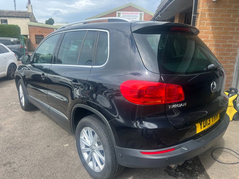 2013 Volkswagen Tiguan 2013 2.0 TDi BlueMotion Tech SE 5dr 4X4  DSG AUTO BLACK SERVICE HISTORY ES...