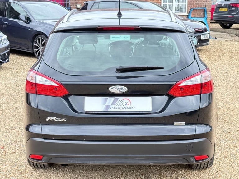 2012 Ford Focus 1.6 TDCi Zetec Euro 5 (s/s) 5dr ESTATE Diesel Manual