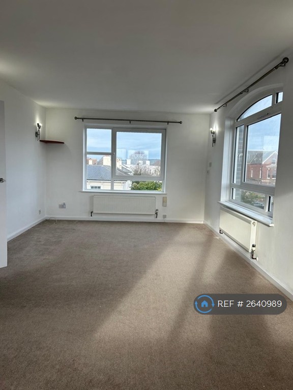 image for 2 bedroom flat in Westbrooke Court, Worthing, BN11 (2 bed) (#2640989)