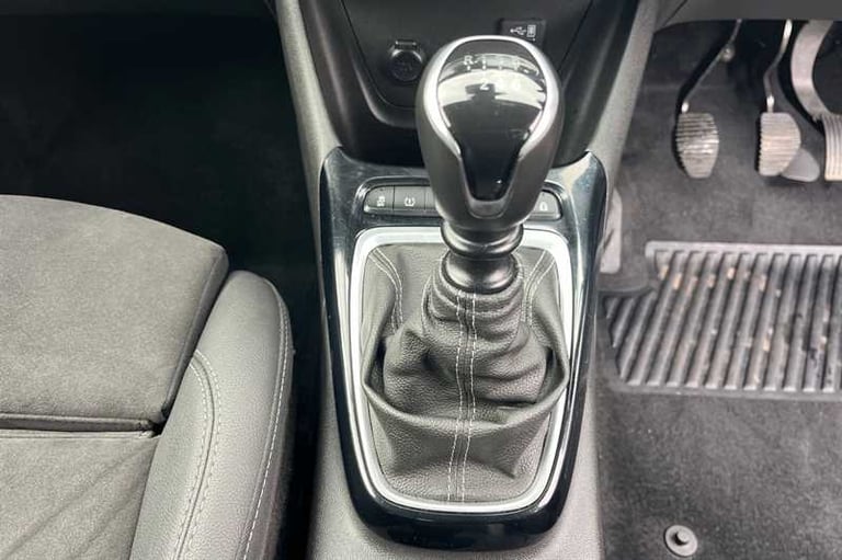 2022 Vauxhall Crossland 1.2i Turbo (110 PS) Ultimate 5 Door Petrol SUV *** 1 Owner / Full Vauxhal...