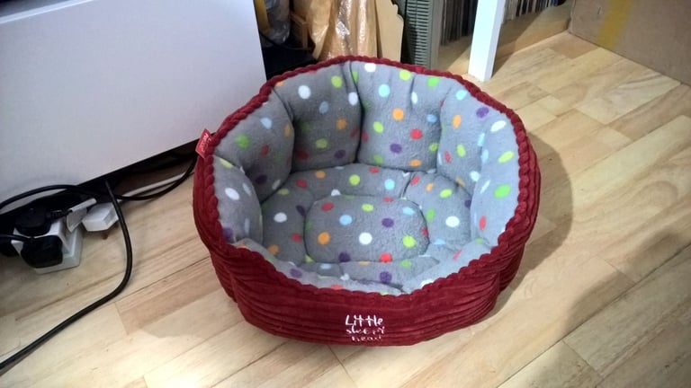 image for Petface Deli Bamboo and Jumbo Cord Bed for Dogs/Cats,