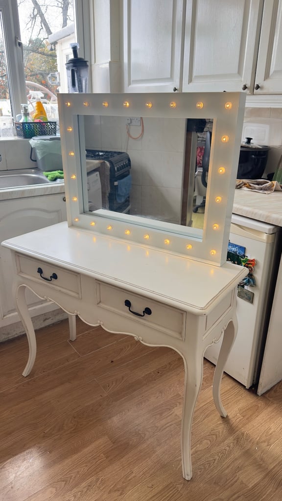 French dressing table 