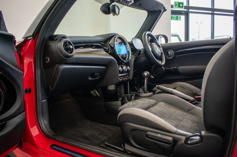 2021 71 MINI CONVERTIBLE 2.0 JOHN COOPER WORKS CONVERTIBLE 2DR PETROL MANUAL EUR