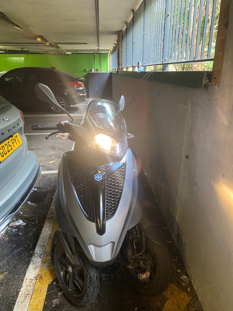 Piaggio, MP3, 2015, 278 (cc)