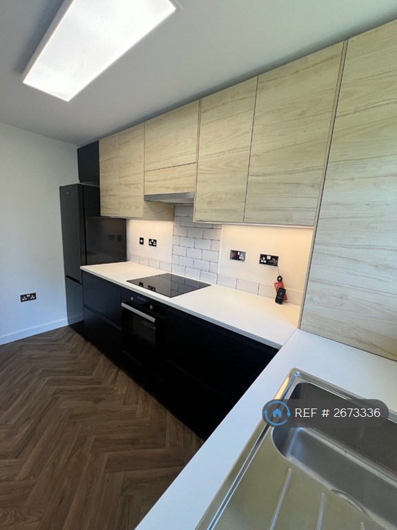 1 bedroom flat in Woodstock Avenue, Nottingham, NG7 (1 bed) (#2673336)