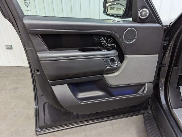 2018 Land Rover Range Rover 4.4 SDV8 Vogue SE 4dr Auto ESTATE DIESEL Automatic