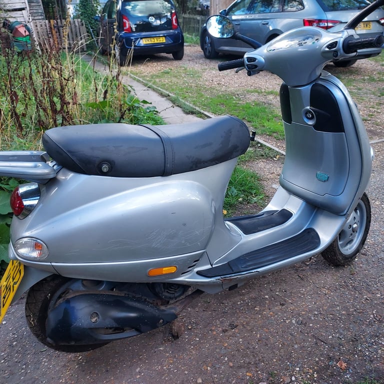 Piagggio vespa et4