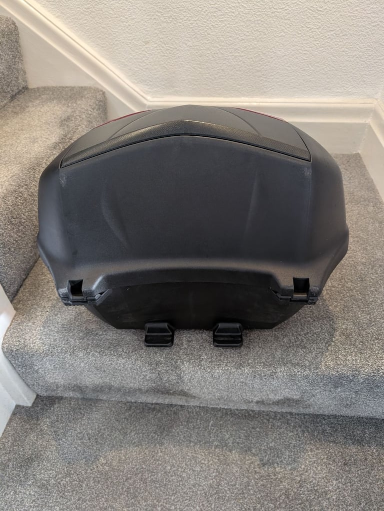 Yamaha 39 ltr top box complete with Yamaha rack for fitting to Yamaha MT10sp 2022 