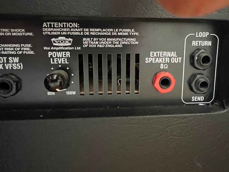 Vox VT100 Amp with 22 Amp Emulations built in