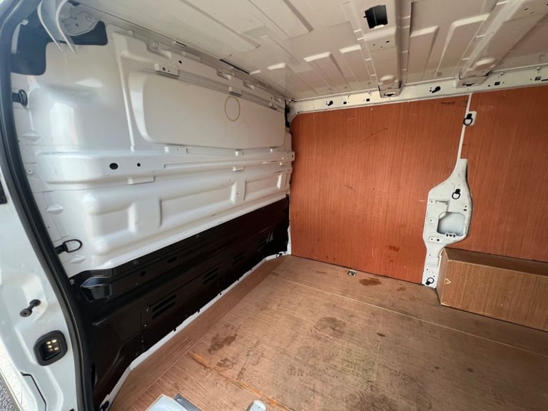 2022 Renault Trafic 2.0 dCi Blue 28 Business Panel Van 5dr Diesel Manual SWB Euro 6 (s/s) (130  P...