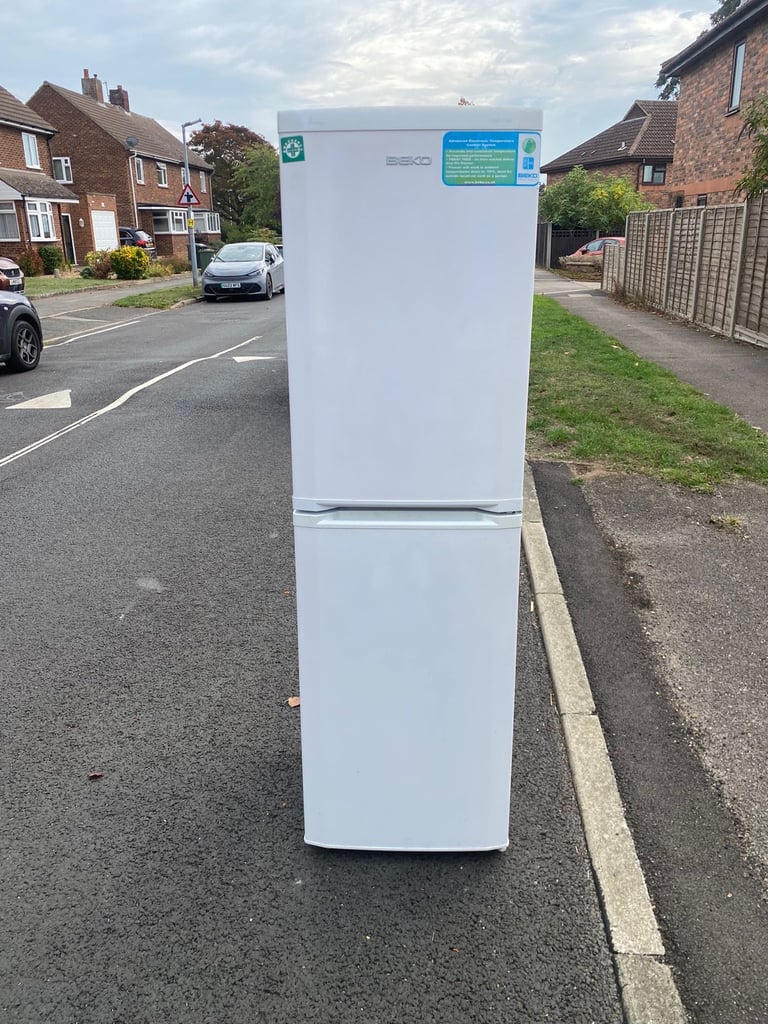 Beko tall fridge freezer for £140(we can deliver)