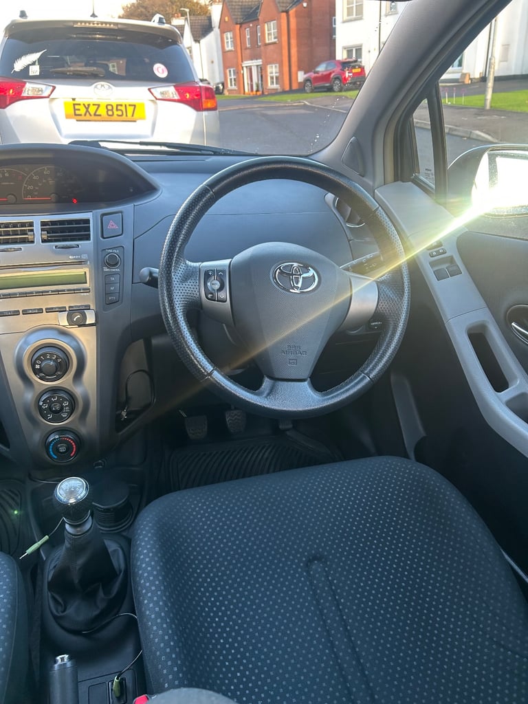 Toyota, YARIS, Hatchback, 2010, Manual, 1329 (cc), 5 doors