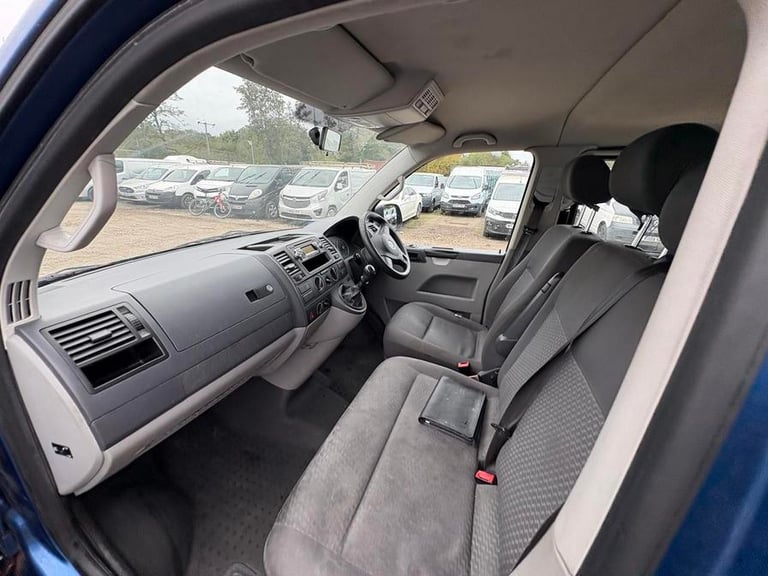 2010 Volkswagen Transporter Transporter T30 S 84 TDI SWB Minibus DIESEL Manual