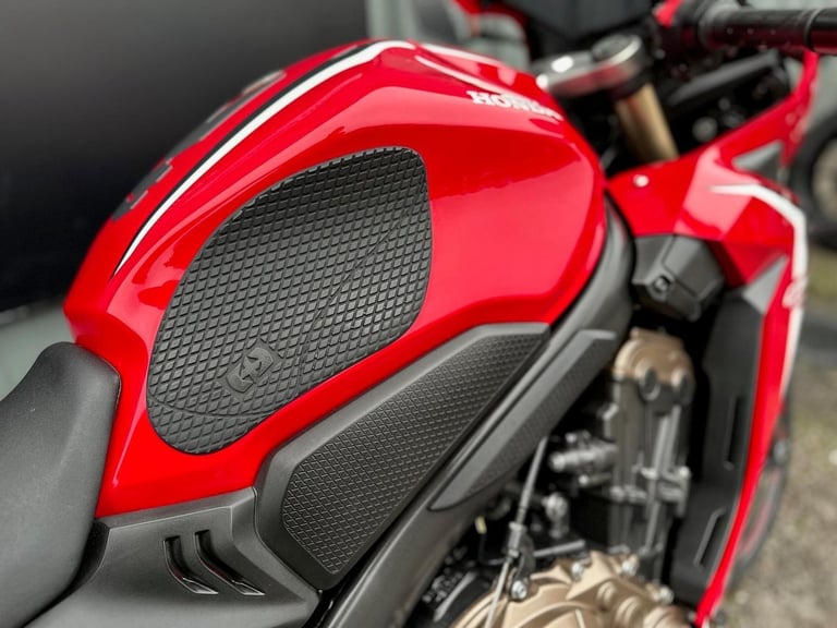Stunning 2019/19 Honda CBR650R Motorcycle 