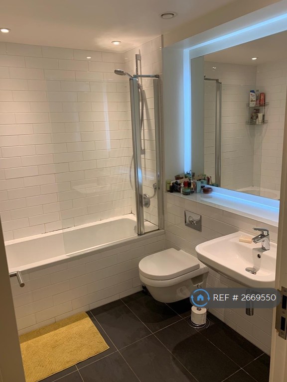 2 bedroom flat in Munday Street, Manchester, M4 (2 bed) (#2669550)