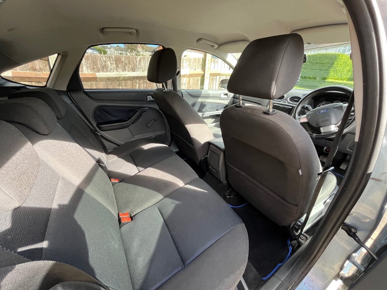 Ford Focus - 1.6 automatic 