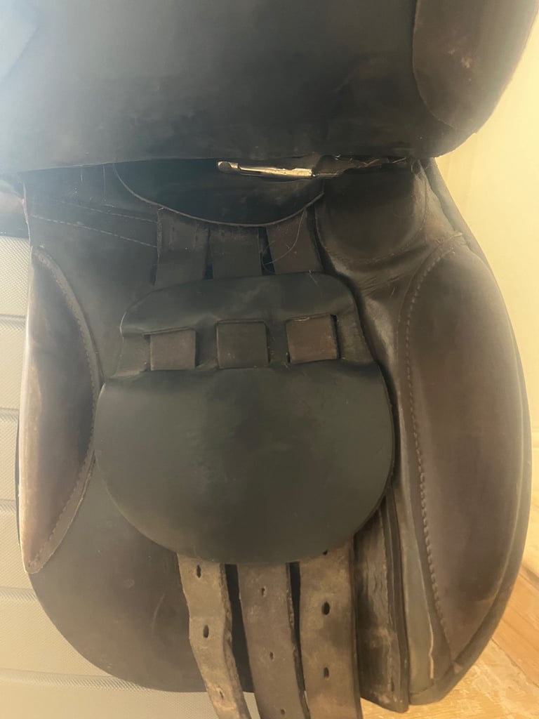 16” M and J English leather brown saddle 