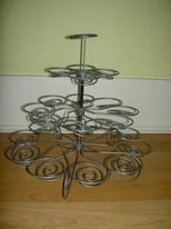 Cake stand for 22 cupcakes 
