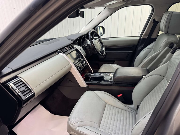 2017 Land Rover Discovery 3.0 Discovery Luxury HSE TD6 Auto 4WD 5dr SUV Diesel Automatic