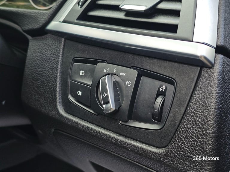 2018 BMW 3 Series 2.0 320i M Sport Shadow Edition Auto xDrive Euro 6 (s/s) 4dr SALOON Petrol Auto...