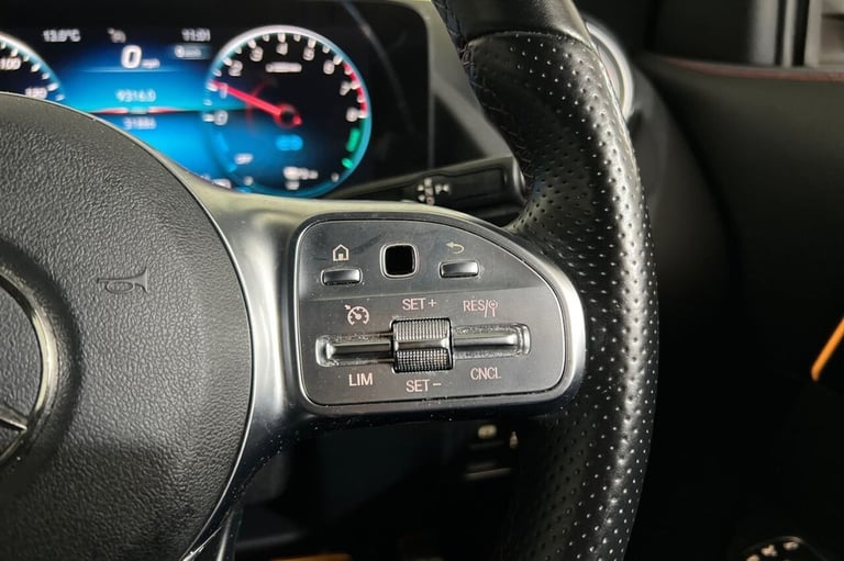 2023 23 MERCEDES-BENZ GLA CLASS 1.3 GLA250E 15.6KWH AMG LINE (PREMIUM) SUV 5DR P