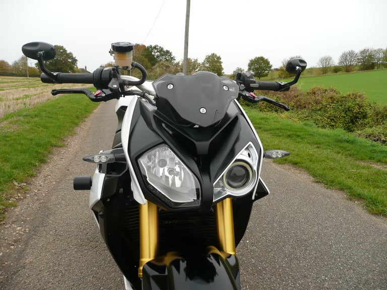 2014 BMW S1000R ABS Mint Condition Part ex / Credit/debit cards welcome.