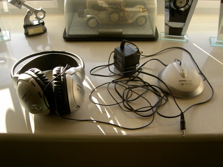Wireless Head phones & Bluetooth My Pall GPS System Very good Condition  
